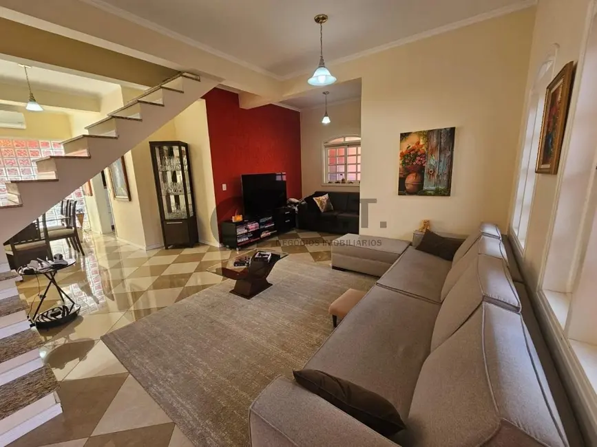 Casa com 3 quartos à venda, 300m2 em Jardim das Estrelas, Sorocaba - SP - imagem 8 Foto 8 de Casa com 3 quartos à venda, 300m2 em Jardim das Estrelas, Sorocaba - SP