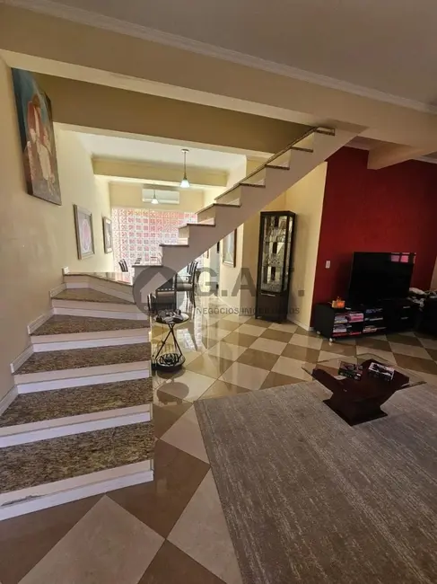 Casa com 3 quartos à venda, 300m2 em Jardim das Estrelas, Sorocaba - SP - imagem 9 Foto 9 de Casa com 3 quartos à venda, 300m2 em Jardim das Estrelas, Sorocaba - SP
