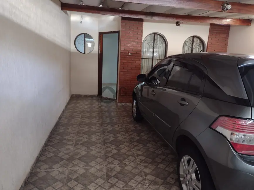 Casa com 4 quartos à venda, 200m2 em Jardim Simus, Sorocaba - SP - imagem 2 Foto 2 de Casa com 4 quartos à venda, 200m2 em Jardim Simus, Sorocaba - SP