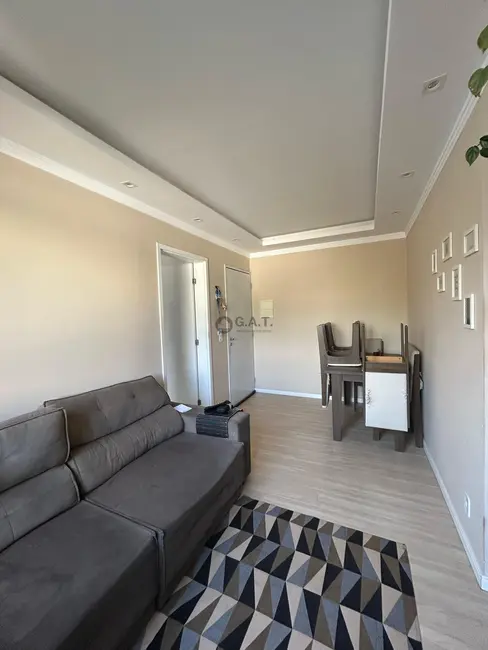 Apartamento com 2 quartos para alugar, 50m2 em Lopes de Oliveira, Sorocaba - SP - imagem 3 Foto 3 de Apartamento com 2 quartos para alugar, 50m2 em Lopes de Oliveira, Sorocaba - SP