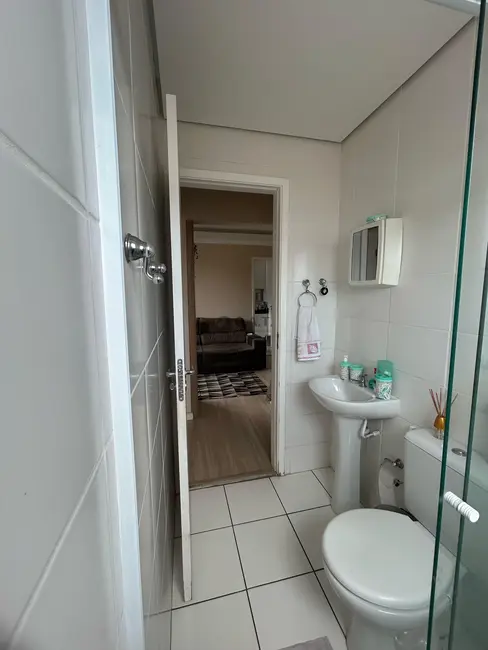 Apartamento com 2 quartos para alugar, 50m2 em Lopes de Oliveira, Sorocaba - SP - imagem 6 Foto 6 de Apartamento com 2 quartos para alugar, 50m2 em Lopes de Oliveira, Sorocaba - SP