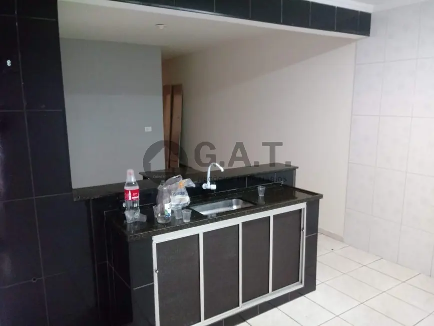 Casa com 3 quartos à venda, 155m2 em Jardim Santa Lúcia, Sorocaba - SP - imagem 4 Foto 4 de Casa com 3 quartos à venda, 155m2 em Jardim Santa Lúcia, Sorocaba - SP