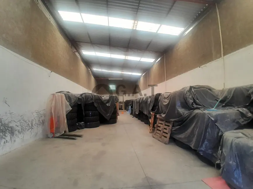 Foto 3 de Armazém / Galpão para alugar, 240m2 em Quintais do Imperador, Sorocaba - SP