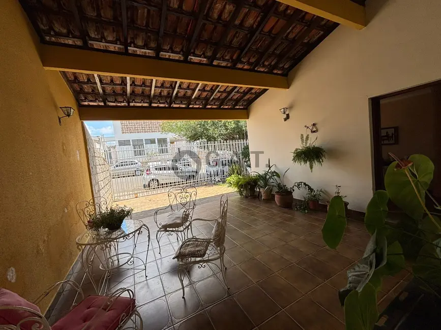 Casa com 5 quartos à venda, 200m2 em Jardim Santa Rosália, Sorocaba - SP - imagem 3 Foto 3 de Casa com 5 quartos à venda, 200m2 em Jardim Santa Rosália, Sorocaba - SP