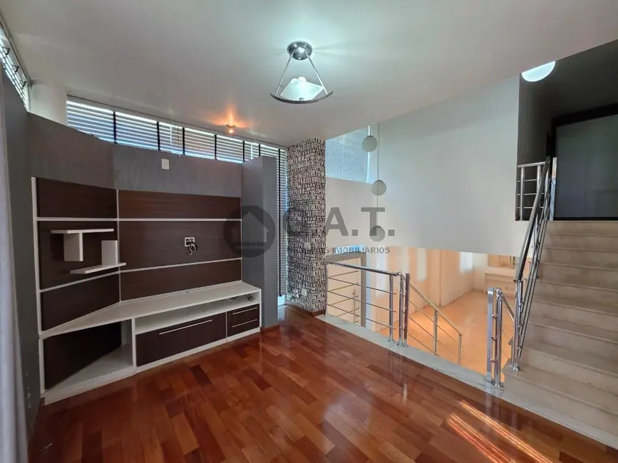 Casa de Condomínio com 3 quartos à venda, 270m2 em Chácaras Reunidas São Jorge, Sorocaba - SP - imagem 6 Foto 6 de Casa de Condomínio com 3 quartos à venda, 270m2 em Chácaras Reunidas São Jorge, Sorocaba - SP