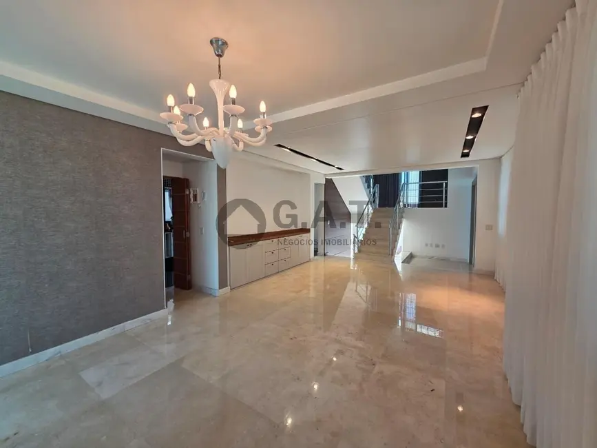 Casa de Condomínio com 3 quartos à venda, 270m2 em Chácaras Reunidas São Jorge, Sorocaba - SP - imagem 9 Foto 9 de Casa de Condomínio com 3 quartos à venda, 270m2 em Chácaras Reunidas São Jorge, Sorocaba - SP