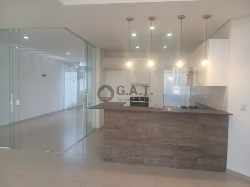 Casa de Condomínio com 3 quartos para alugar, 143m2 em Cajuru do Sul, Sorocaba - SP - imagem 2 Foto 2 de Casa de Condomínio com 3 quartos para alugar, 143m2 em Cajuru do Sul, Sorocaba - SP