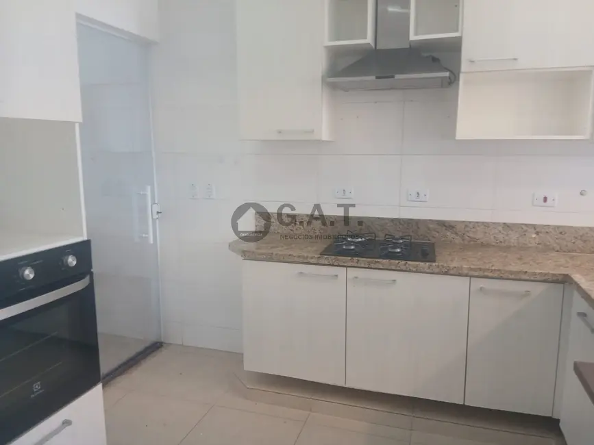 Casa de Condomínio com 3 quartos para alugar, 143m2 em Cajuru do Sul, Sorocaba - SP - imagem 9 Foto 9 de Casa de Condomínio com 3 quartos para alugar, 143m2 em Cajuru do Sul, Sorocaba - SP