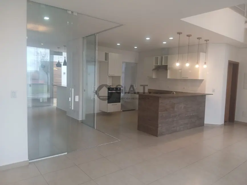 Casa de Condomínio com 3 quartos para alugar, 143m2 em Cajuru do Sul, Sorocaba - SP - imagem 6 Foto 6 de Casa de Condomínio com 3 quartos para alugar, 143m2 em Cajuru do Sul, Sorocaba - SP