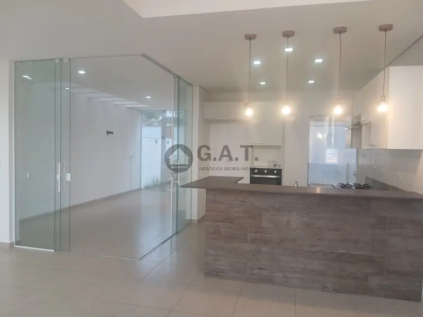 Casa de Condomínio com 3 quartos para alugar, 143m2 em Cajuru do Sul, Sorocaba - SP - imagem 3 Foto 3 de Casa de Condomínio com 3 quartos para alugar, 143m2 em Cajuru do Sul, Sorocaba - SP