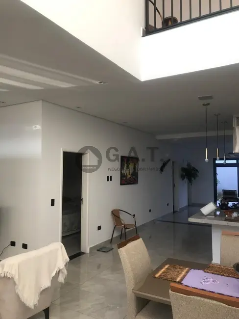 Casa de Condomínio com 3 quartos à venda, 233m2 em Brigadeiro Tobias, Sorocaba - SP - imagem 5 Foto 5 de Casa de Condomínio com 3 quartos à venda, 233m2 em Brigadeiro Tobias, Sorocaba - SP