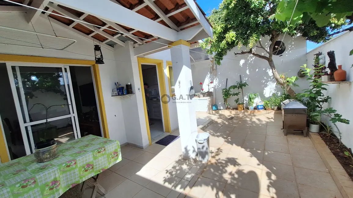 Casa de Condomínio com 3 quartos à venda, 89m2 em Jardim São Carlos, Sorocaba - SP - imagem 3 Foto 3 de Casa de Condomínio com 3 quartos à venda, 89m2 em Jardim São Carlos, Sorocaba - SP