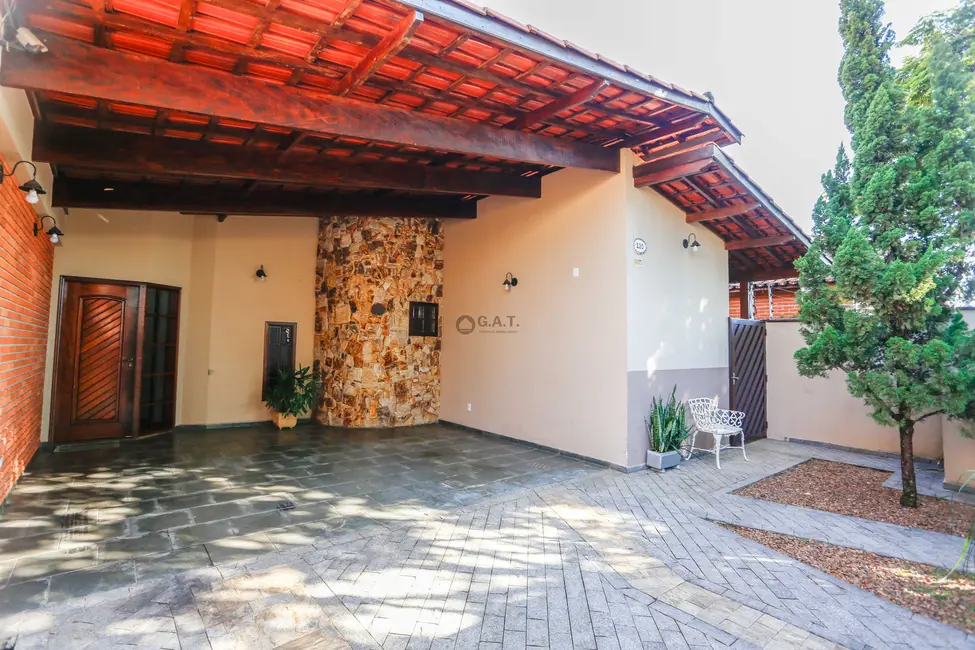 Foto 2 de Casa com 3 quartos à venda, 250m2 em Jardim Astro, Sorocaba - SP