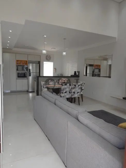 Casa de Condomínio com 3 quartos para alugar, 130m2 em Cajuru do Sul, Sorocaba - SP - imagem 4 Foto 4 de Casa de Condomínio com 3 quartos para alugar, 130m2 em Cajuru do Sul, Sorocaba - SP