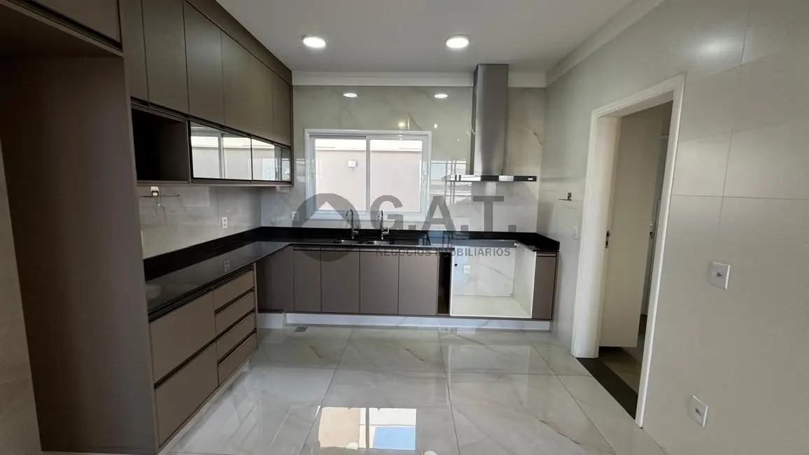 Foto 9 de Casa de Condomínio com 4 quartos à venda, 229m2 em Jardim Residencial Chácara Ondina, Sorocaba - SP