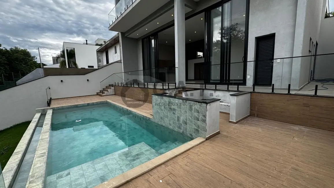 Casa de Condomínio com 3 quartos à venda, 303m2 em Alphaville Nova Esplanada, Votorantim - SP - imagem 2 Foto 2 de Casa de Condomínio com 3 quartos à venda, 303m2 em Alphaville Nova Esplanada, Votorantim - SP