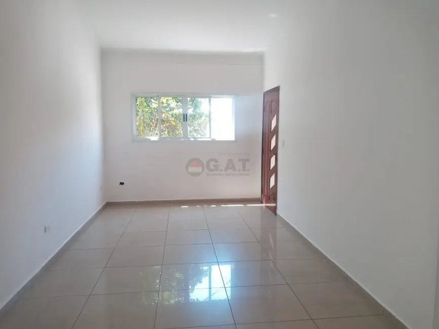 Casa de Condomínio com 3 quartos à venda, 160m2 em Wanel Ville, Sorocaba - SP - imagem 3 Foto 3 de Casa de Condomínio com 3 quartos à venda, 160m2 em Wanel Ville, Sorocaba - SP
