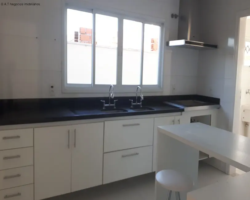 Casa de Condomínio com 3 quartos para alugar, 320m2 em Sorocaba - SP - imagem 1 Foto 1 de Casa de Condomínio com 3 quartos para alugar, 320m2 em Sorocaba - SP