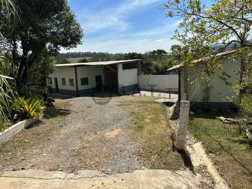 Foto 2 de Chácara com 3 quartos à venda, 270m2 em Aracoiaba Da Serra - SP