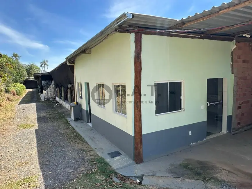 Foto 4 de Chácara com 3 quartos à venda, 270m2 em Aracoiaba Da Serra - SP