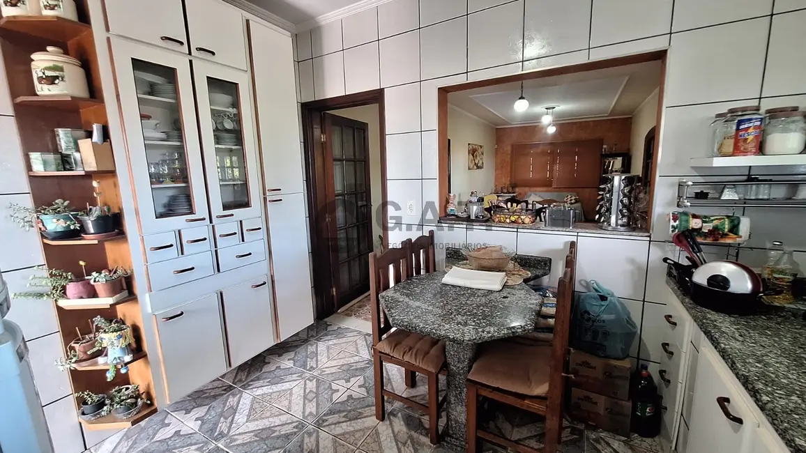 Foto 3 de Casa com 2 quartos à venda, 164m2 em Aracoiaba Da Serra - SP