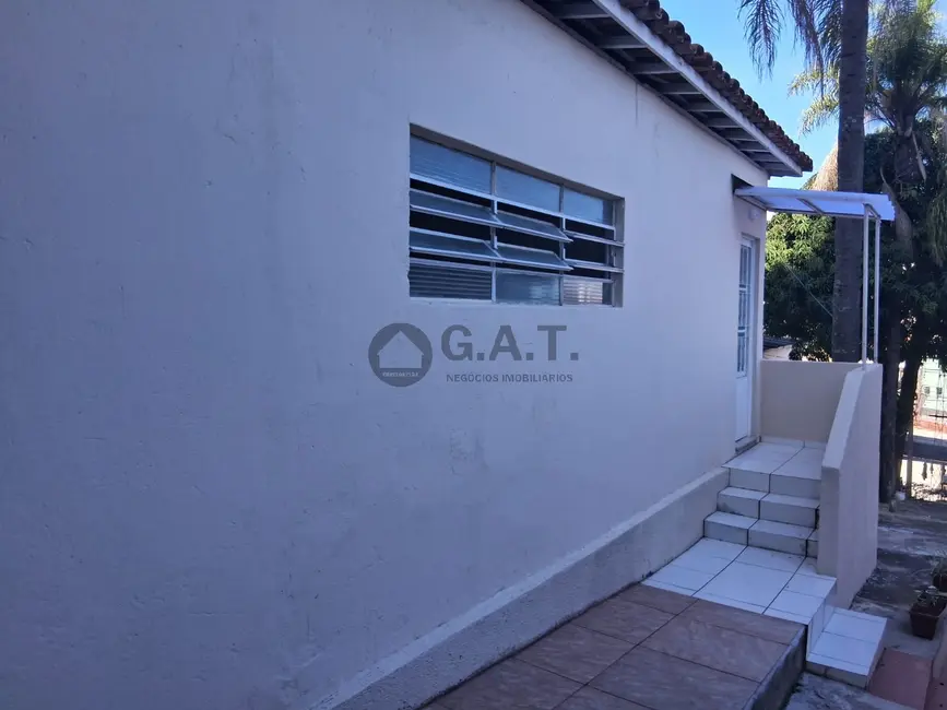 Casa com 2 quartos para alugar, 60m2 em Jardim Faculdade, Sorocaba - SP - imagem 4 Foto 4 de Casa com 2 quartos para alugar, 60m2 em Jardim Faculdade, Sorocaba - SP