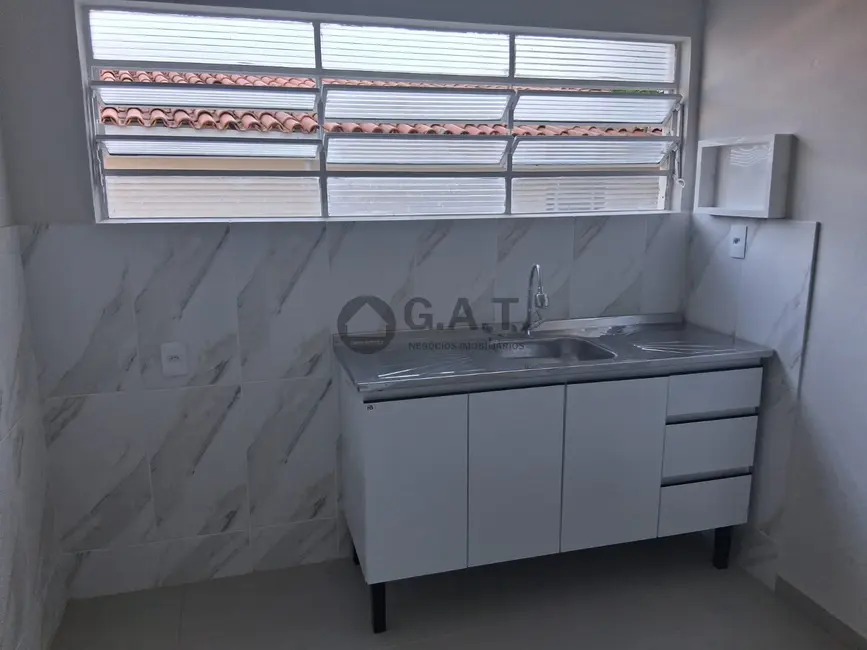 Casa com 2 quartos para alugar, 60m2 em Jardim Faculdade, Sorocaba - SP - imagem 3 Foto 3 de Casa com 2 quartos para alugar, 60m2 em Jardim Faculdade, Sorocaba - SP