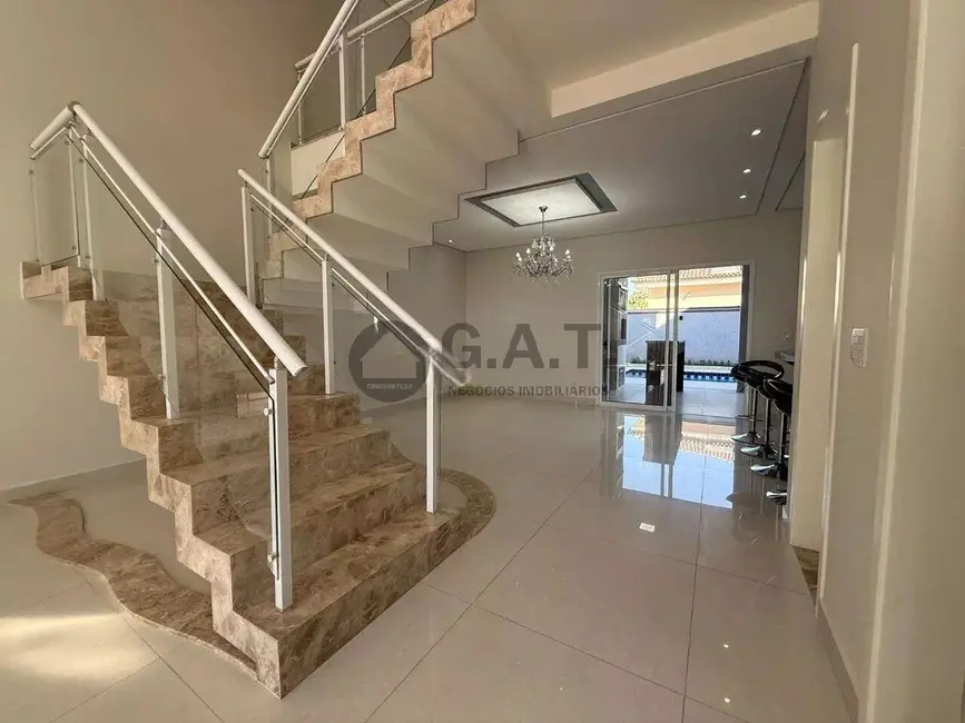 Foto 2 de Casa de Condomínio com 3 quartos para alugar, 250m2 em Cajuru do Sul, Sorocaba - SP