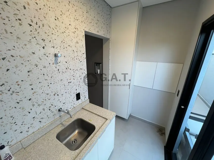 Casa de Condomínio com 3 quartos para alugar, 250m2 em Alphaville Nova Esplanada, Votorantim - SP - imagem 5 Foto 5 de Casa de Condomínio com 3 quartos para alugar, 250m2 em Alphaville Nova Esplanada, Votorantim - SP