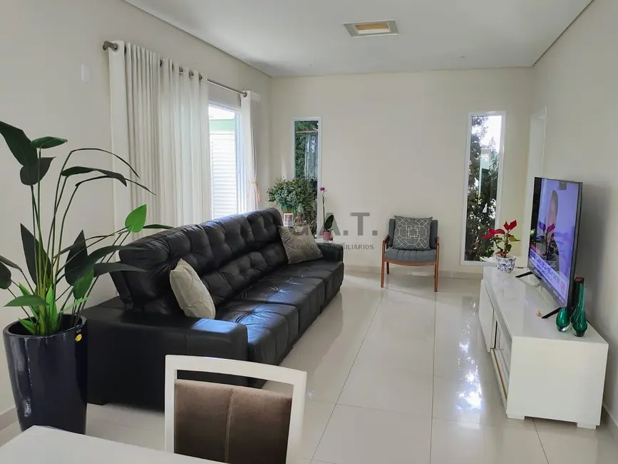 Casa de Condomínio com 3 quartos à venda, 236m2 em Jardim Residencial Colinas do Sol, Sorocaba - SP - imagem 4 Foto 4 de Casa de Condomínio com 3 quartos à venda, 236m2 em Jardim Residencial Colinas do Sol, Sorocaba - SP