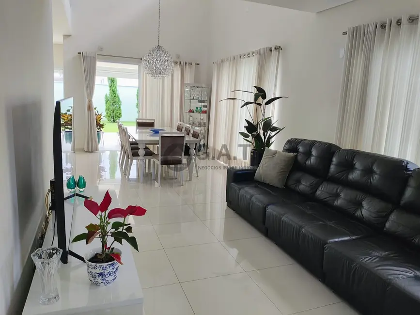 Casa de Condomínio com 3 quartos à venda, 236m2 em Jardim Residencial Colinas do Sol, Sorocaba - SP - imagem 6 Foto 6 de Casa de Condomínio com 3 quartos à venda, 236m2 em Jardim Residencial Colinas do Sol, Sorocaba - SP