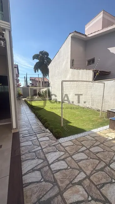 Casa com 3 quartos à venda, 230m2 em Jardim Helena Cristina, Sorocaba - SP - imagem 6 Foto 6 de Casa com 3 quartos à venda, 230m2 em Jardim Helena Cristina, Sorocaba - SP