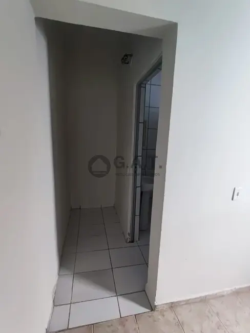 Foto 2 de Casa com 2 quartos para alugar, 100m2 em Jardim Pacaembu, Sorocaba - SP