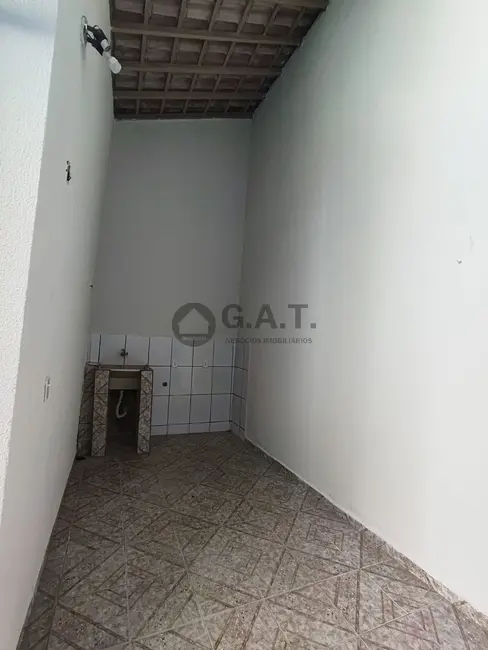 Foto 3 de Casa com 2 quartos para alugar, 100m2 em Jardim Pacaembu, Sorocaba - SP
