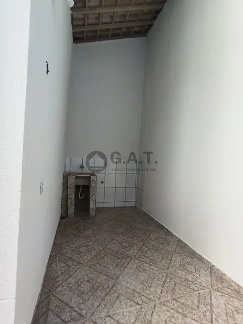 Foto 5 de Casa com 2 quartos para alugar, 100m2 em Jardim Pacaembu, Sorocaba - SP