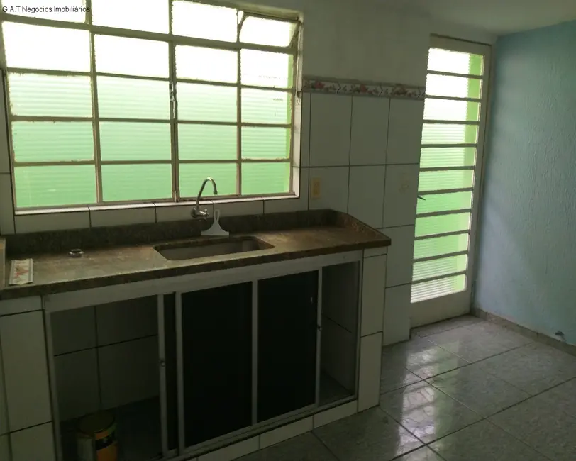 Foto 2 de Casa com 2 quartos para alugar, 90m2 em Vila Jardini, Sorocaba - SP