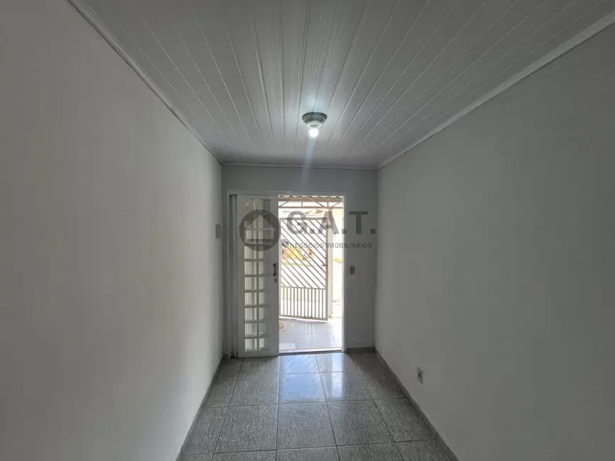 Foto 2 de Casa com 2 quartos para alugar, 90m2 em Vila Jardini, Sorocaba - SP