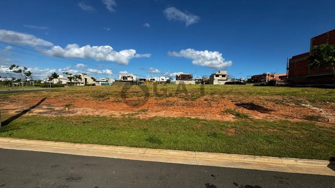 Foto 1 de Terreno / Lote à venda, 324m2 em Votorantim - SP