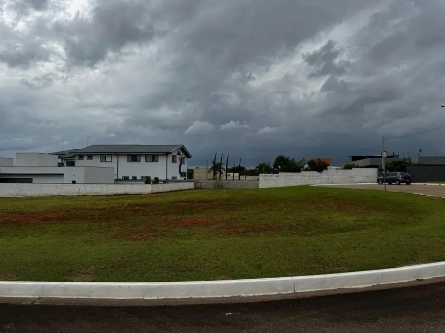 Foto 1 de Terreno / Lote à venda, 673m2 em Aracoiaba Da Serra - SP