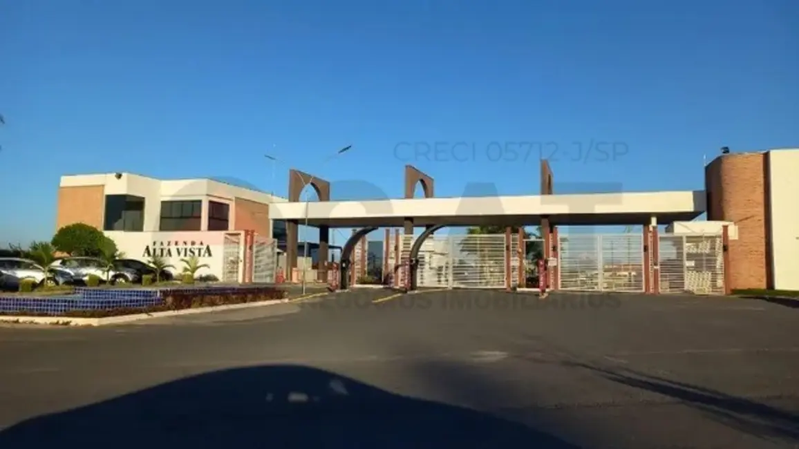 Foto 1 de Terreno / Lote à venda, 1000m2 em Salto De Pirapora - SP