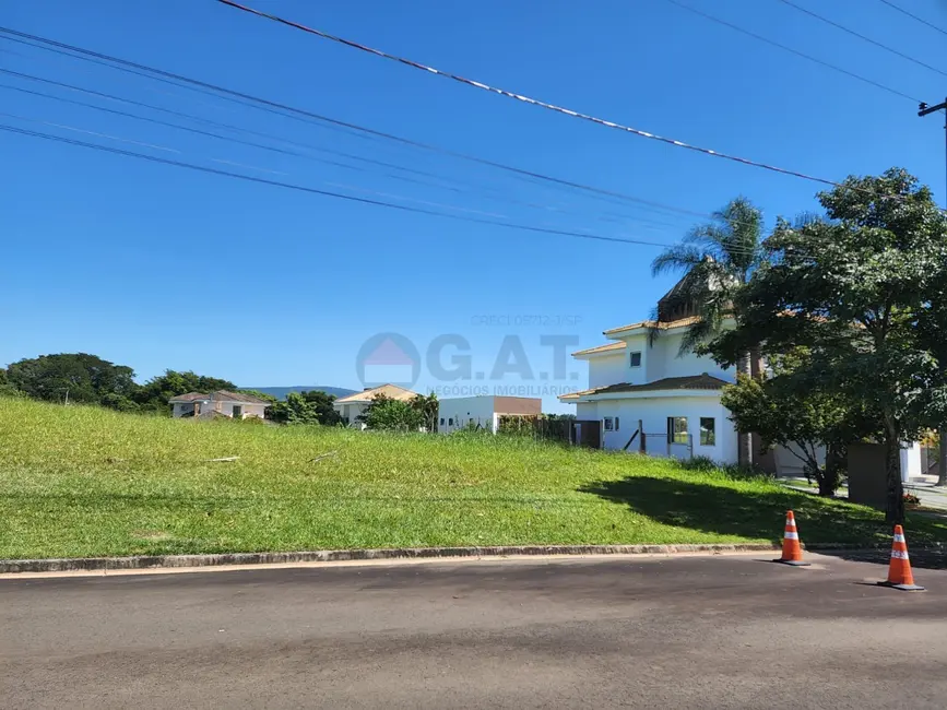 Foto 1 de Terreno / Lote à venda, 1000m2 em Aracoiaba Da Serra - SP