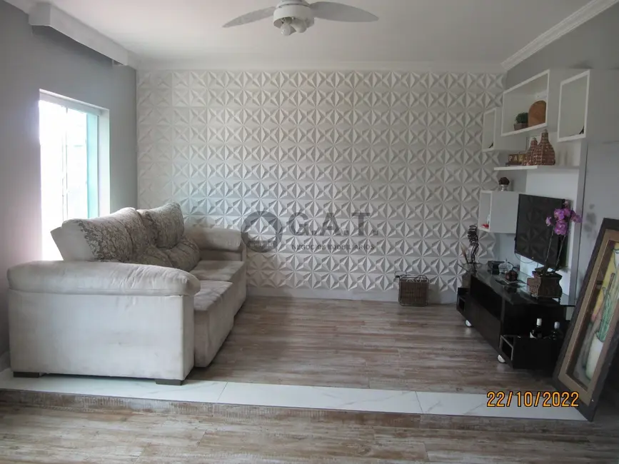 Foto 1 de Casa com 3 quartos para alugar, 220m2 em Jardim Maria do Carmo, Sorocaba - SP