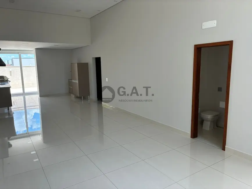 Foto 3 de Casa de Condomínio com 2 quartos à venda, 140m2 em Chácaras Reunidas São Jorge, Sorocaba - SP