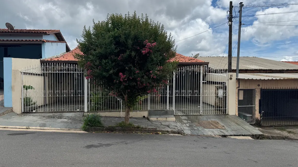 Foto 1 de Casa com 4 quartos para alugar, 300m2 em Aracoiaba Da Serra - SP