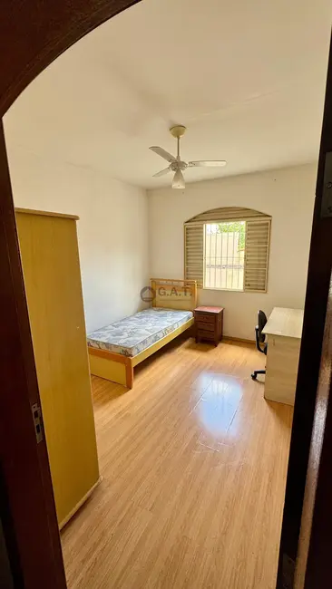 Foto 5 de Casa com 4 quartos para alugar, 300m2 em Aracoiaba Da Serra - SP
