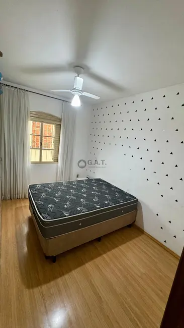 Foto 3 de Casa com 4 quartos para alugar, 300m2 em Aracoiaba Da Serra - SP