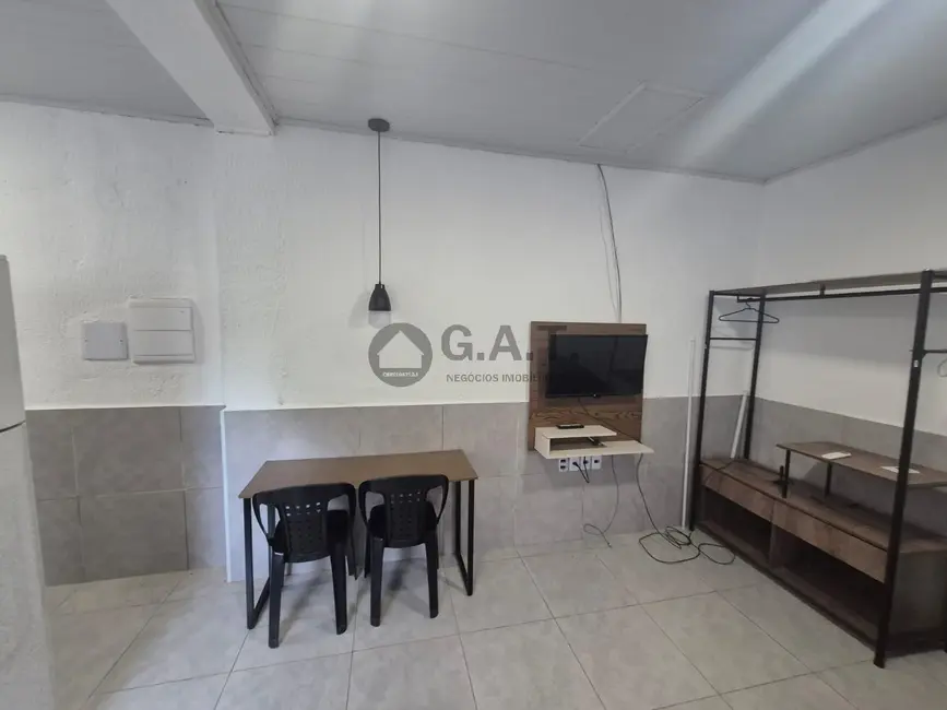 Casa com 1 quarto para alugar, 30m2 em Centro, Sorocaba - SP - imagem 2 Foto 2 de Casa com 1 quarto para alugar, 30m2 em Centro, Sorocaba - SP