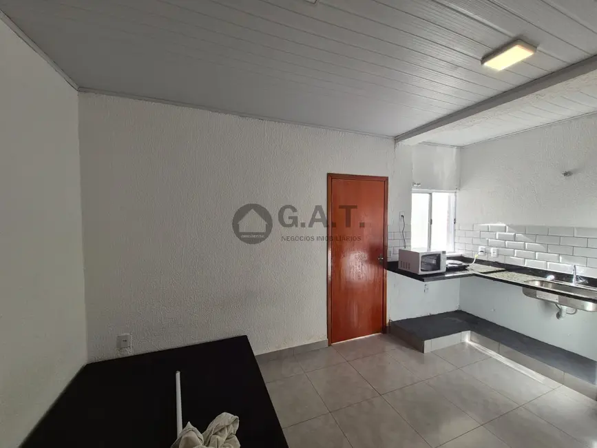 Foto 3 de Casa com 1 quarto para alugar, 30m2 em Centro, Sorocaba - SP