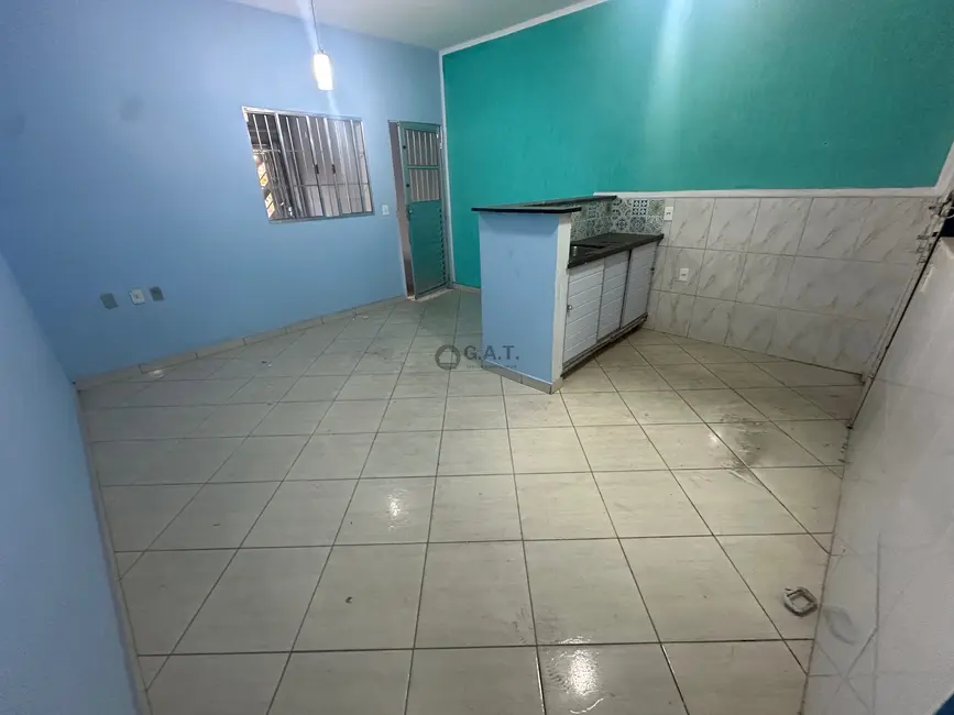 Casa com 2 quartos para alugar, 50m2 em Jardim Sorocaba Park, Sorocaba - SP - imagem 1 Foto 1 de Casa com 2 quartos para alugar, 50m2 em Jardim Sorocaba Park, Sorocaba - SP