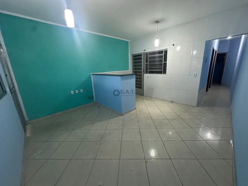 Casa com 2 quartos para alugar, 50m2 em Jardim Sorocaba Park, Sorocaba - SP - imagem 3 Foto 3 de Casa com 2 quartos para alugar, 50m2 em Jardim Sorocaba Park, Sorocaba - SP